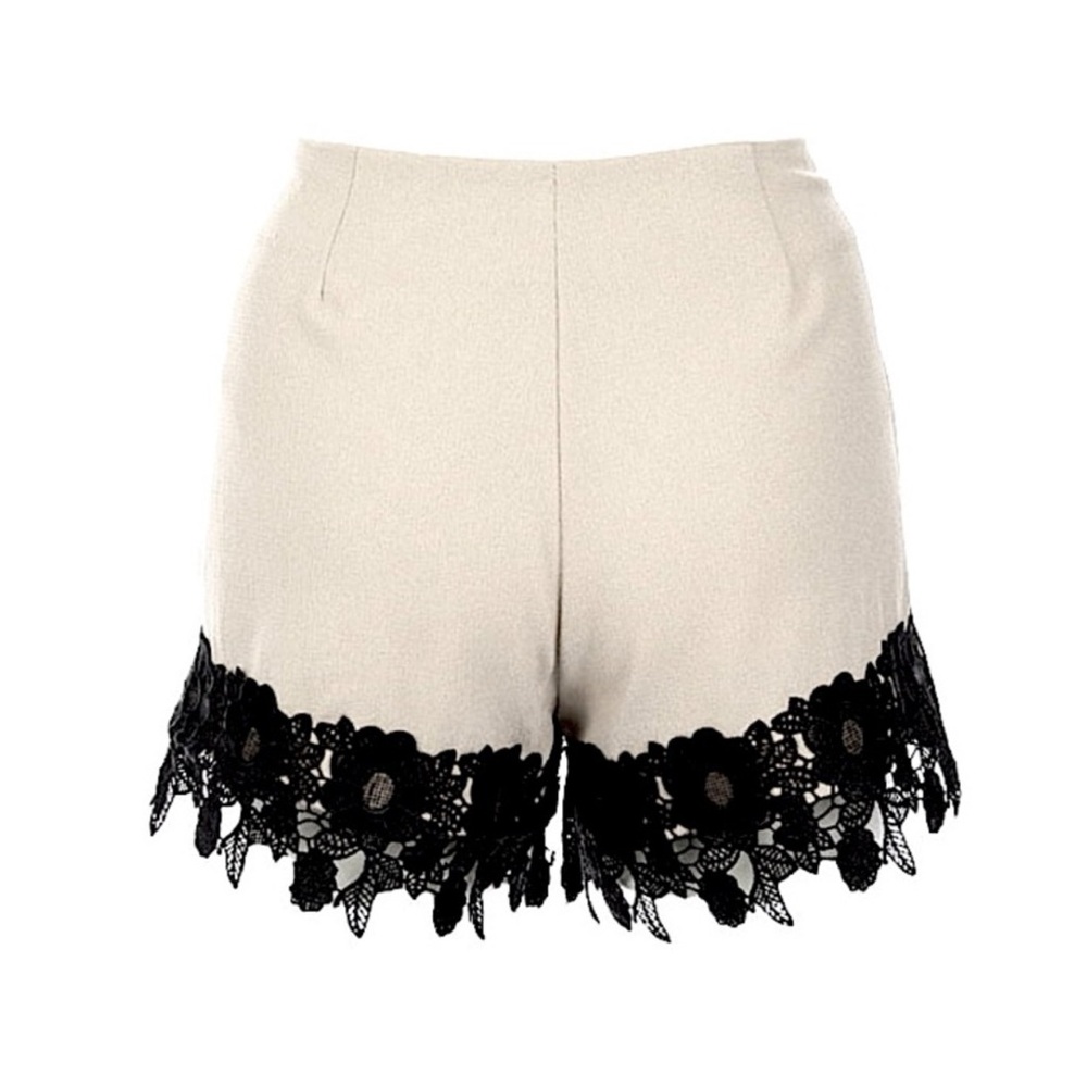SALE BNIB LF Boutique cream/ ivory with Black lace shorts - Picture 3 of 3